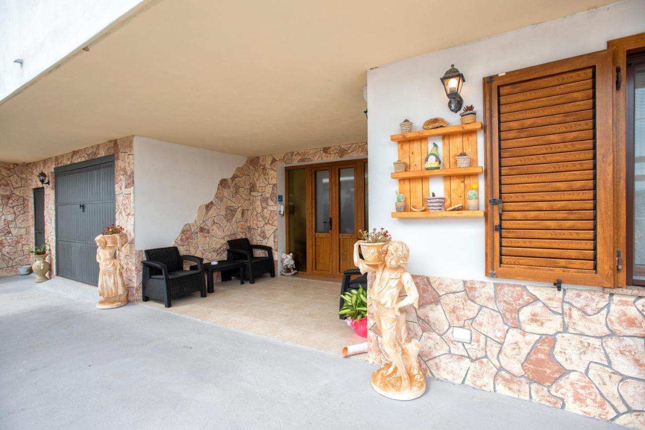 Da Mario & Marianna Apartment Campanedda Екстериор снимка