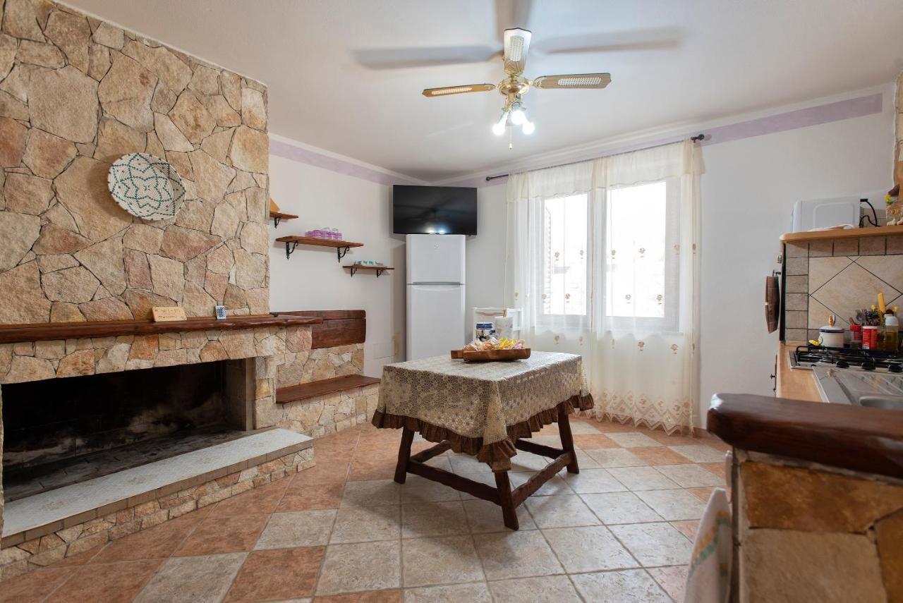 Da Mario & Marianna Apartment Campanedda Екстериор снимка