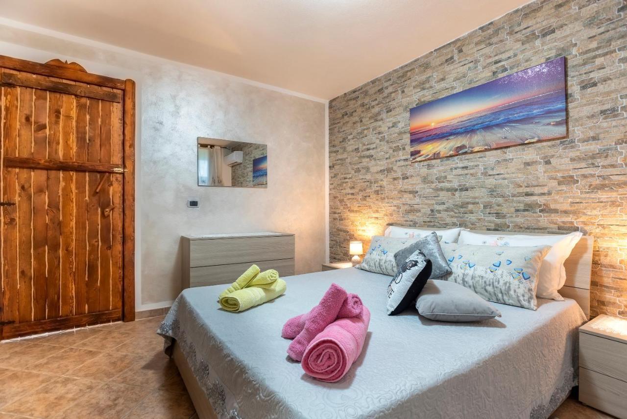 Da Mario & Marianna Apartment Campanedda Екстериор снимка