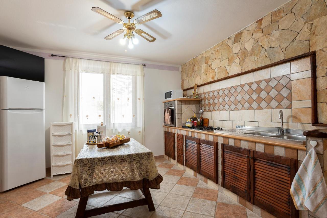 Da Mario & Marianna Apartment Campanedda Екстериор снимка