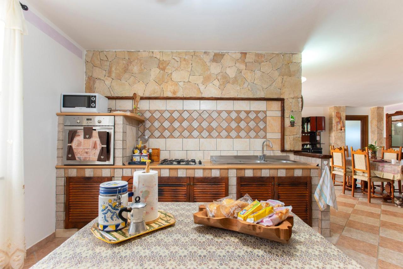 Da Mario & Marianna Apartment Campanedda Екстериор снимка